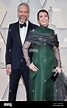 Ed Sinclair and Olivia Colman walking on the 2019 Oscars red carpet at ...