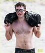 Robert Pattinson Bares Ripped Body While Shirtless in Antigua!: Photo ...