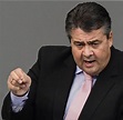 Sigmar Gabriel lässt sich den Magen verkleinern - WELT