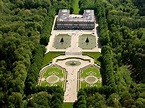 Neues Schloss Herrenchiemsee mit König Ludwig II.-Museum - CASTLEWELT®
