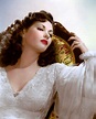 Pretty color portrait of actress Yvonne DeCarlo! Vintage Hollywood ...