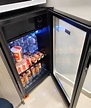 冷藏冰吧 商用家用小型雪櫃單門飲料玻璃門風冷藍光展示櫃, 家庭電器, 廚房電器, 雪櫃及冰櫃 - Carousell