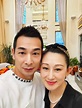 趙文卓慶結婚10周年，摟妻子秀恩愛顯夫妻相，41歲張丹露打扮富貴 - 華語熱點