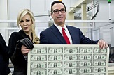 Treasury Sec. Steven Mnuchin and his lovely wife arrive at Mar-a-Lago ...