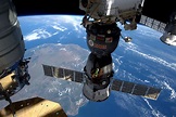 Space station marks milestone: 100,000th orbit of Earth - CBS News
