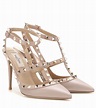 Valentino Garavani Rockstud Leather Court Shoes in Natural | Lyst