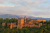Alhambra em Granada: um dos monumentos mais relevantes da Espanha