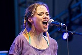 Review: Fiona Apple returns with 'Fetch the Bolt Cutters' | EW.com