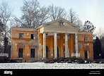 Ruinas del palacio de los Habsburgo destruido en el arboretum en ...