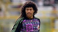 René Higuita, 'El Loco' che ha rivoluzionato il ruolo del portiere ...