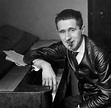 Bertolt Brecht: News, Bilder & Infos zu Schriftsteller & Bücher - WELT
