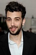 FXX encarga 10 capítulos de 'Man Seeking Woman' con Jay Baruchel ...