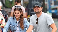 Leonardo DiCaprio y su novia Camila Morrone dieron un romántico paseo ...