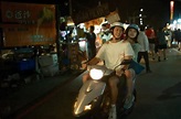 騎車約會全被拍！許光漢「後座正妹」身分曝 - 娛樂新聞 - PChome Online 新聞