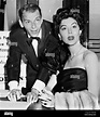 Frank Sinatra y su segunda esposa, Ava Gardner, la firma de una buena ...