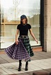 Cómo combinar una falda escocesa, de cuadros o tartán en looks de moda