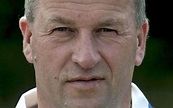 Harry Sinkgraven weg als trainer FC Emmen - Dagblad van het Noorden