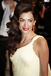 Amal Alamuddin: abito giallo firmato Versace a Cannes FOTO | Ladyblitz