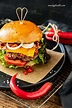 Rindfleisch-Burger mit selbst gemachten Burger Buns | Rezept | Burger ...