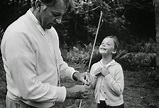 Richard Burton teaches his daughter Kate to fish on location in ...