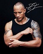 Foto de The Rock Dwayne Johnson firmada con autógrafo 8 x 10 : Amazon ...