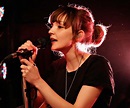 Lauren Mayberry of Chvrches | The Indie-Music Beauty Stars You Need to ...
