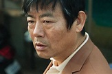 [Photos] Intense new Sung Dong-il stills for 'The Chase' @ HanCinema