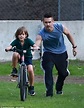 Colin Farrell teaches his son Henry to ride a bike | Daily Mail Online