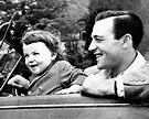 Gene Kelly driving with Kerry | Gene kelly, Fred astaire, Classic movie ...