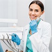 ¿Cómo se compone el equipo de una clínica dental?: conoce sus roles y ...