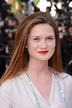 Bonnie Wright photo gallery - 152 high quality pics of Bonnie Wright ...