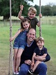 Filhos de Kate Middleton e príncipe William encantam seguidores em foto ...