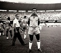 Garrincha, la estrella de las piernas torcidas - Balón Latino