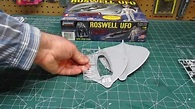Lindberg 1/48 Roswell UFO with Alien Figure Model Kit # 91005 Open Box ...