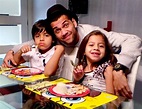 Daniel Alves posa com os filhos e diz: 'Ser feliz é uma filosofia de ...