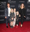 Luke Hemsworth avec sa femme Samantha Hemsworth et ses enfants ...