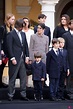 Carlota Casiraghi y Dimitri Rassam con sus hijos y su sobrino Sasha ...