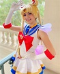 Sailor Moon: Serena es representada en cosplay con su traje de Super ...