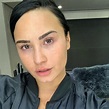 Demi Lovato Stuns Her Fans With a No-Makeup Selfie - DemotiX