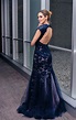 A deep blue backless long dress perfect for a wedding / Un vestido azul ...