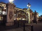 Buckingham Palace gate at night – Royal Central