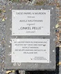 Gedenktafeln in Berlin: Pappeln am Rathaus Wedding