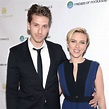 Scarlett Johansson Shows Post-Baby Body, Walks Red Carpet With Twin - E ...