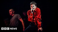 Christine and the Queens perform 5 dollars at Glastonbury 2019 - BBC News