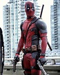 RYAN REYNOLDS IN THE 2016 FILM "DEADPOOL" - 8X10 PUBLICITY PHOTO (AZ194)