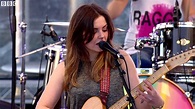 Honeyblood - Killer Bangs (live at The Quay) - YouTube