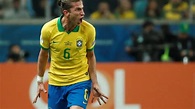 Filipe Luis vuelve a los entrenamientos con Brasil pero sigue siendo ...