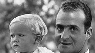 Rey Juan Carlos I de España con su hijo bebé Príncipe Felipe, 29 julio ...