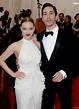 Amanda Seyfried et Justin Long en couple sur le tapis rouge du MET Gala ...