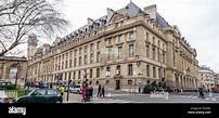 El edificio principal de la Universidad de La Sorbona de París, París ...